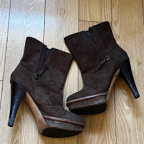 UGG High Heel Boots - Picture 1 of 3
